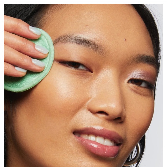 Milk Makeup Hydro Ungrip Makeupup Remover + Cleansing Water - Picture 7 of 10